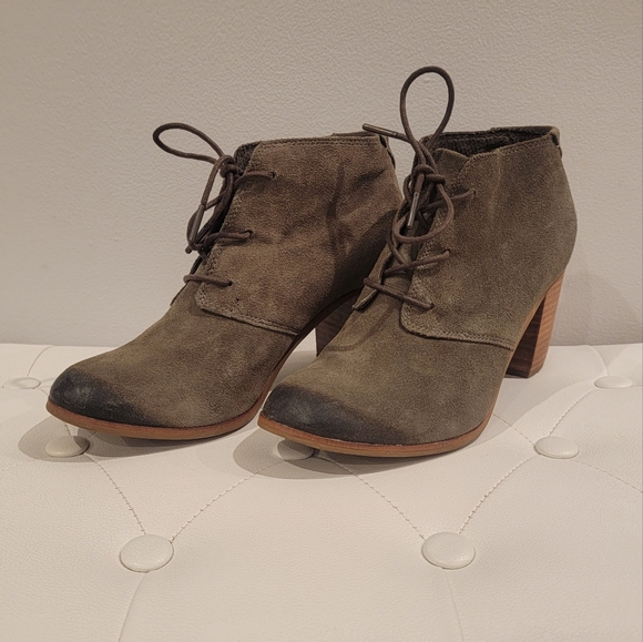 Toms Women's Size 9.5 Lunata Stacked Heel Burnished Suede Lace Up Ankle Boots - Picture 1 of 14